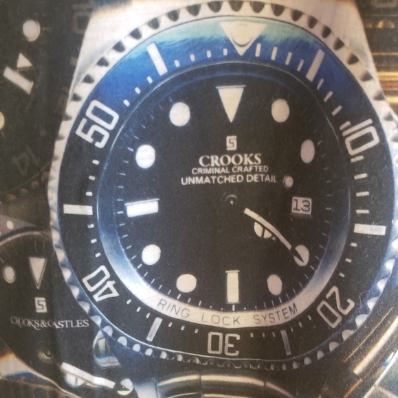 Clothing - Picture 3 of 4